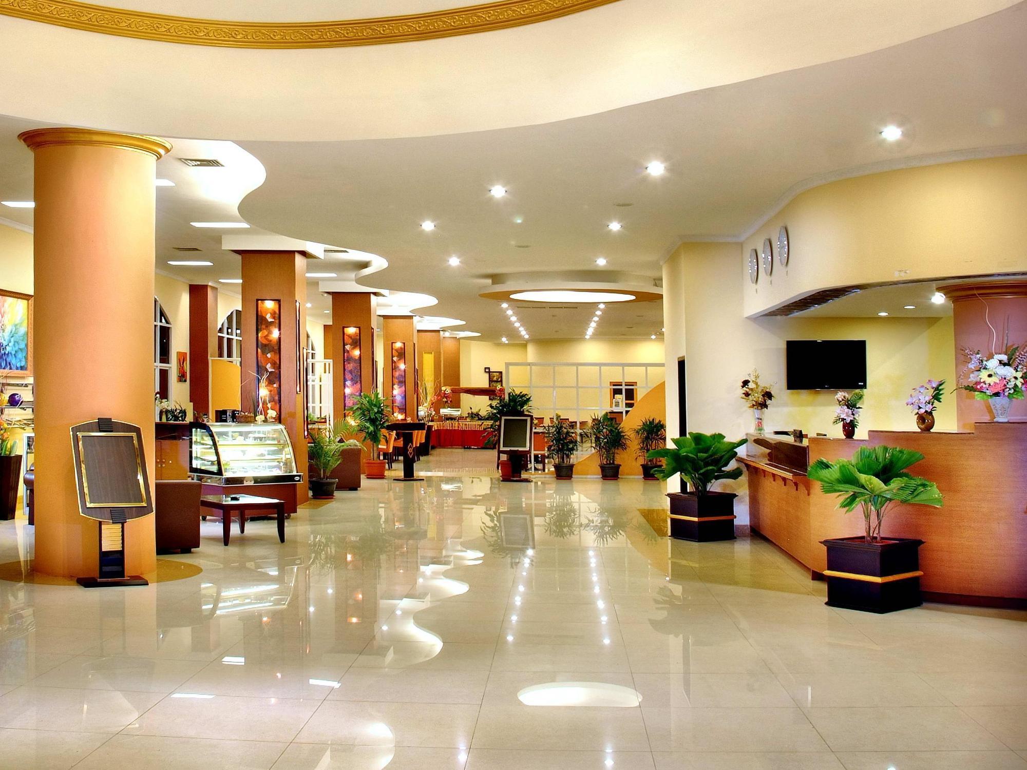 Aston Niu Manokwari Hotel & Conference Center Eksteriør billede