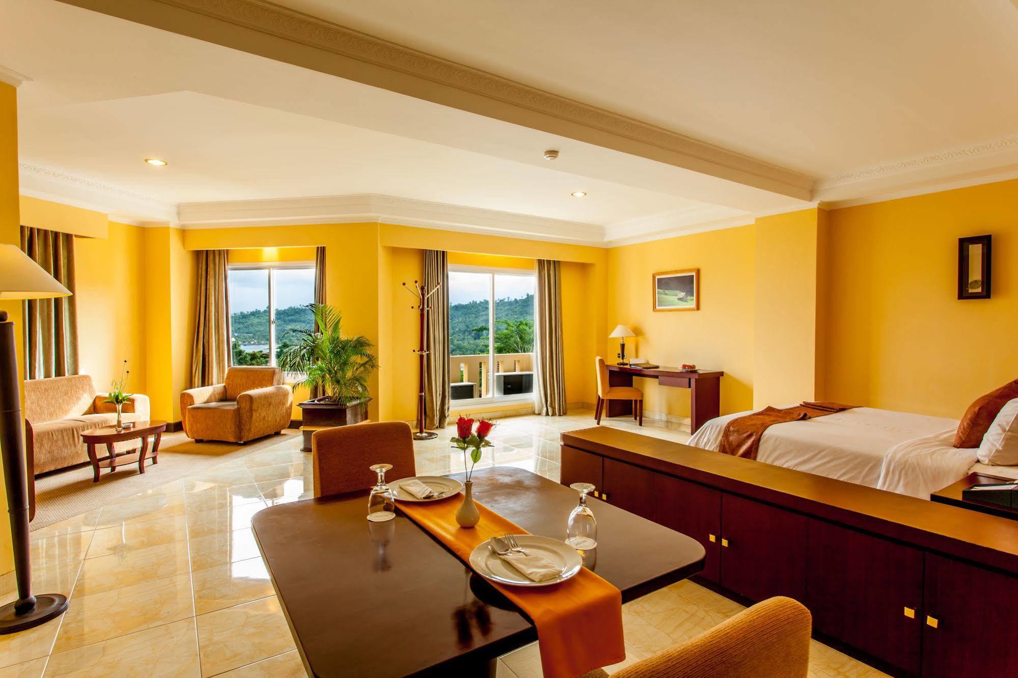 Aston Niu Manokwari Hotel & Conference Center Eksteriør billede