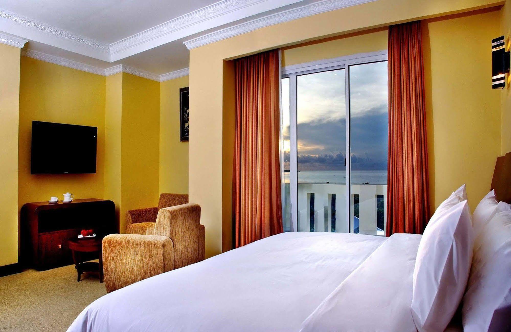 Aston Niu Manokwari Hotel & Conference Center Eksteriør billede